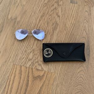 JUNIORS Ray-Ban Gold Aviator Sunglasses with Black Case